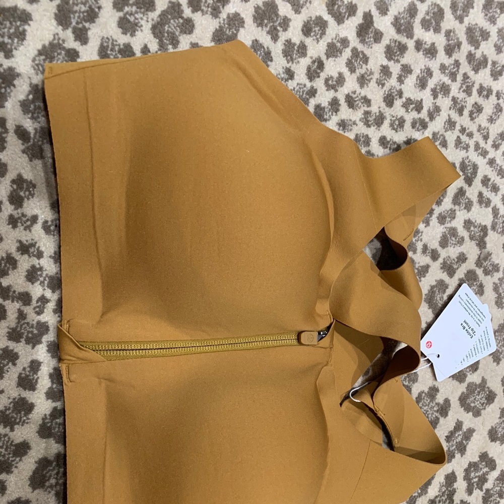 Lululemon Enlite zip front bra 32DD